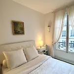 Bright And Well-Decorated Parisian-Style Nest