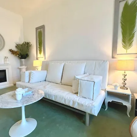 Bright And Well-decorated Parisian-style Nest Apartment Paris