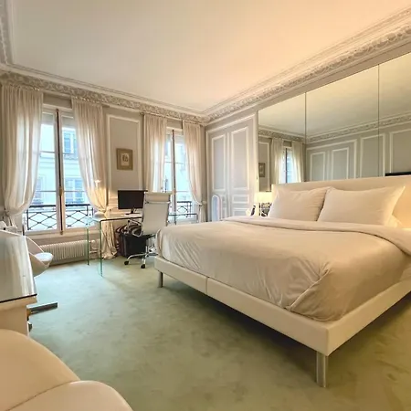 Bright And Well-decorated Parisian-style Nest Parigi