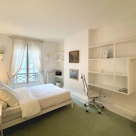 Bright And Well-decorated Parisian-style Nest * Paris